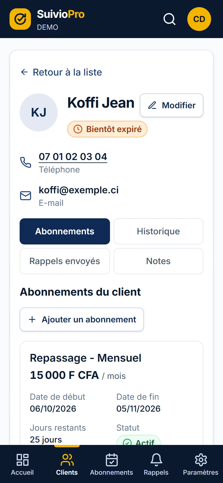 Fiche d’un client sur téléphone, avec son abonnement en cours